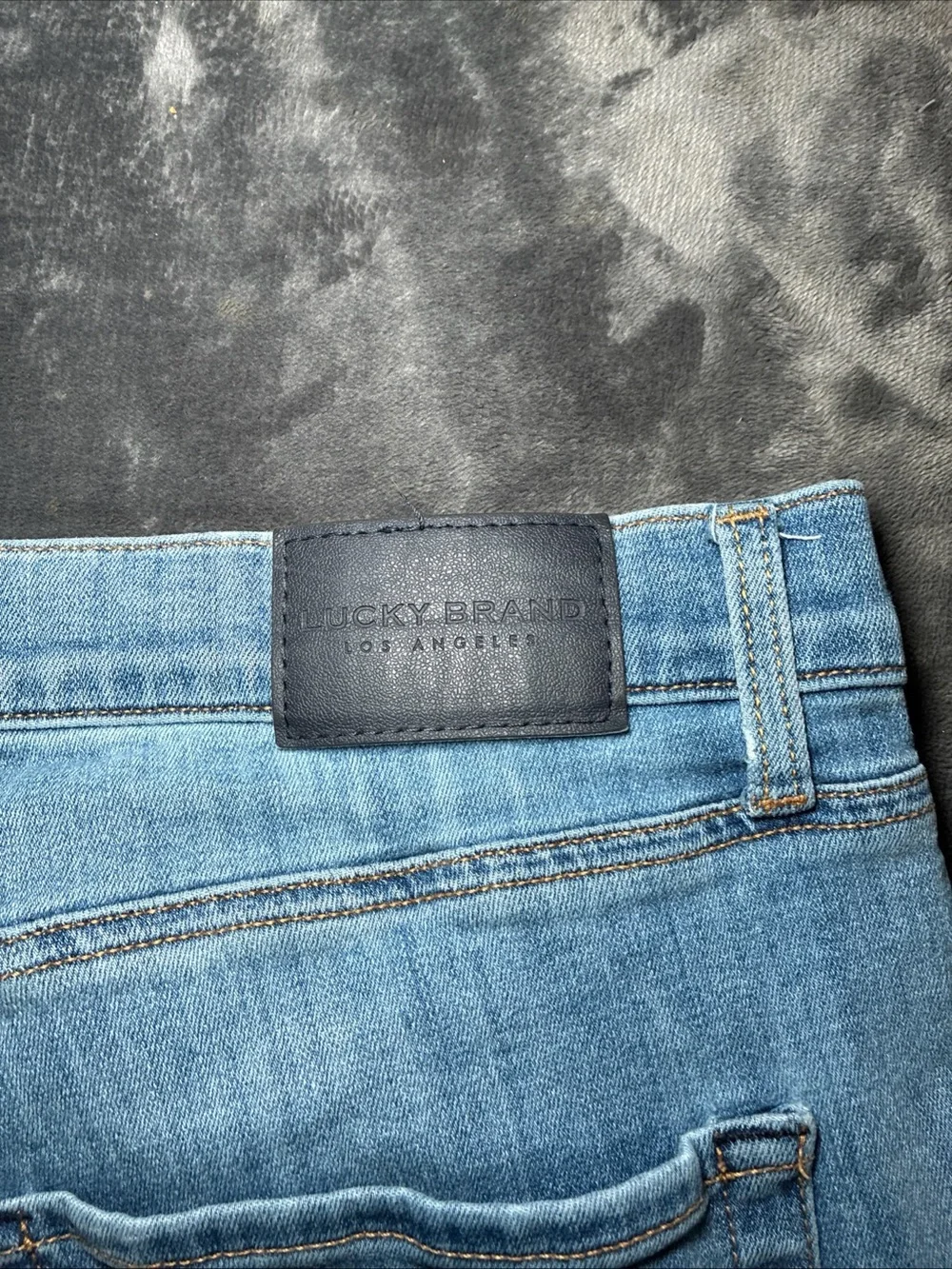Lucky Brand 410 Athletic Slim Jeans Mens 38x34 Blue Medium Wash Stretch Denim